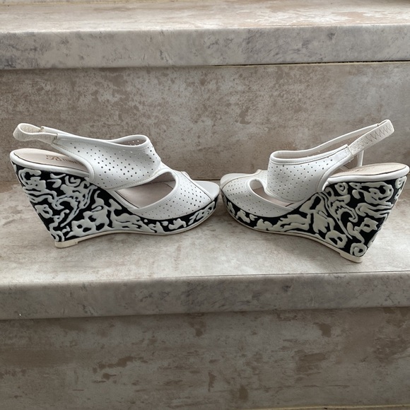 Robes Fashionable wearable art Wedge Shoe - Picture 8 of 9